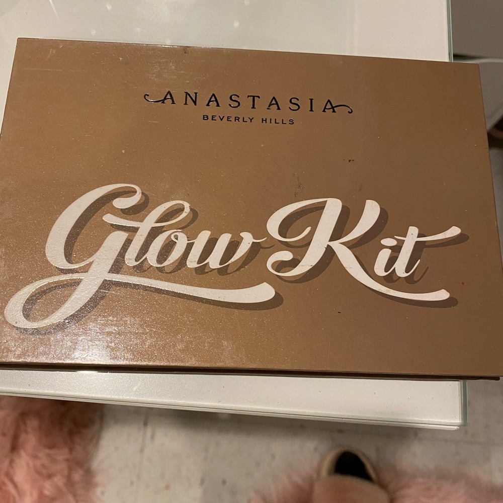 Anastasia Beverley Hills Glow Kit